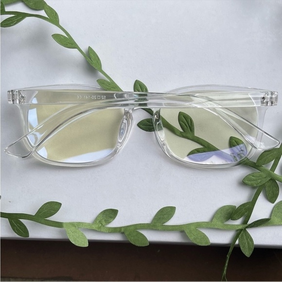 Blue light blocking glasses- clear frame - Picture 3 of 5